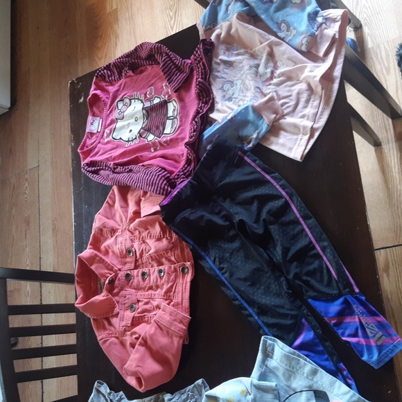 Girls size 4 play clothes bundle - Picture 3 of 3